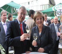 Angela Merkel und Robert Koch & LaserDisco DJ